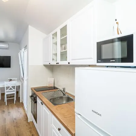 Lovro Apartamento *